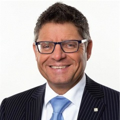 Sjoerd van der Galiën is Academy Director Economics & Logistics at the NHL Stenden University.